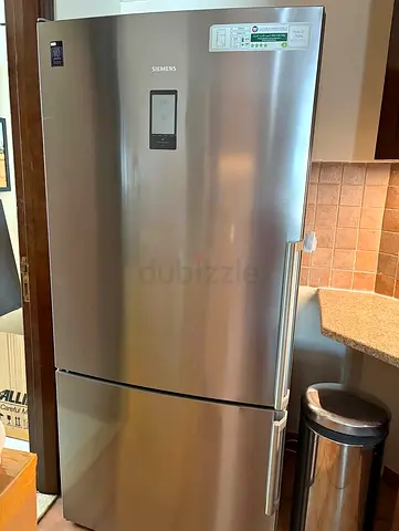 Siemens IQ700 Bottom Freezer Fridge 86cm Wide.