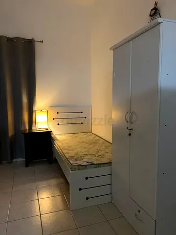 Bed space for ladies only 2 minutes from Metro