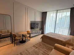 Pool-Facing Studio | Balcony | Beverly Boulevard Arjan