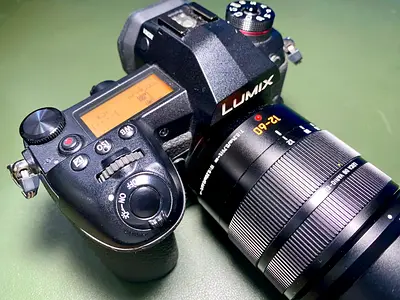 Panasonic Lumix G9 Mirrorless Camera with 12-60mm Lens - Good Condition