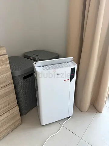 dehumidifier collects 20Litres per day