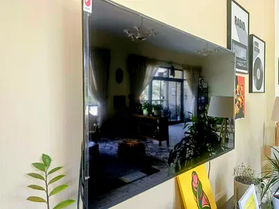 43-inch Samsung LED TV - Wall-mounted, Good Condition