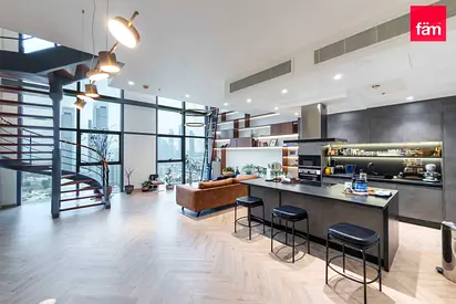 Modern 2br Duplex | Upgraded Kitchen And Flooring
