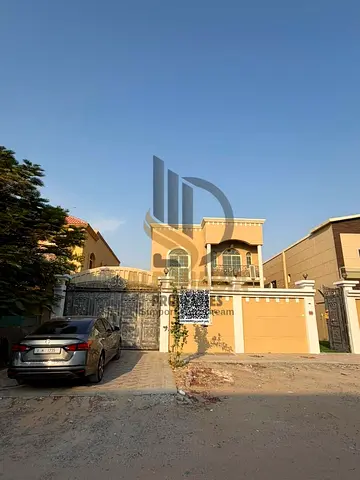 فرصة مميزة لاستئجار فيلا واسعة في منطقة المويهات 1، تتميز بتصميم عصري، ومساحات كبيرة، وموقع استراتيجي بجانب المسجد وقريب من شارع الشيخ محمد بن زايد، م