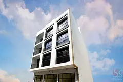 One Month Rent Free-Studio Flat Available