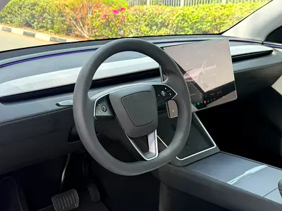 صورة 10 لـ 2025 Tesla MODEL Y