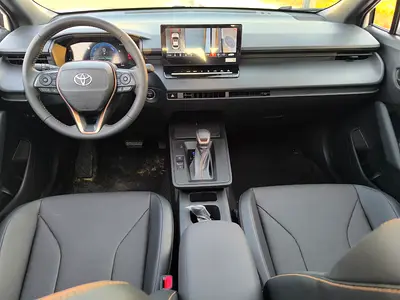 صورة 9 لـ 2026 Toyota COROLLA CROSS