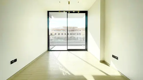 Hot Offer | Spacious | Chiller free | Near Circle Mall