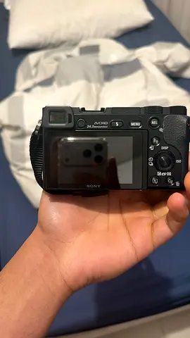 Sony mirrorless camera - a6000 model with kit lens that needs to be fixed
