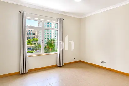 Unfurnished 2 bed I Move in ready | Beach access