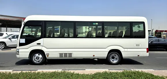 2025 Toyota COASTER — фото 3