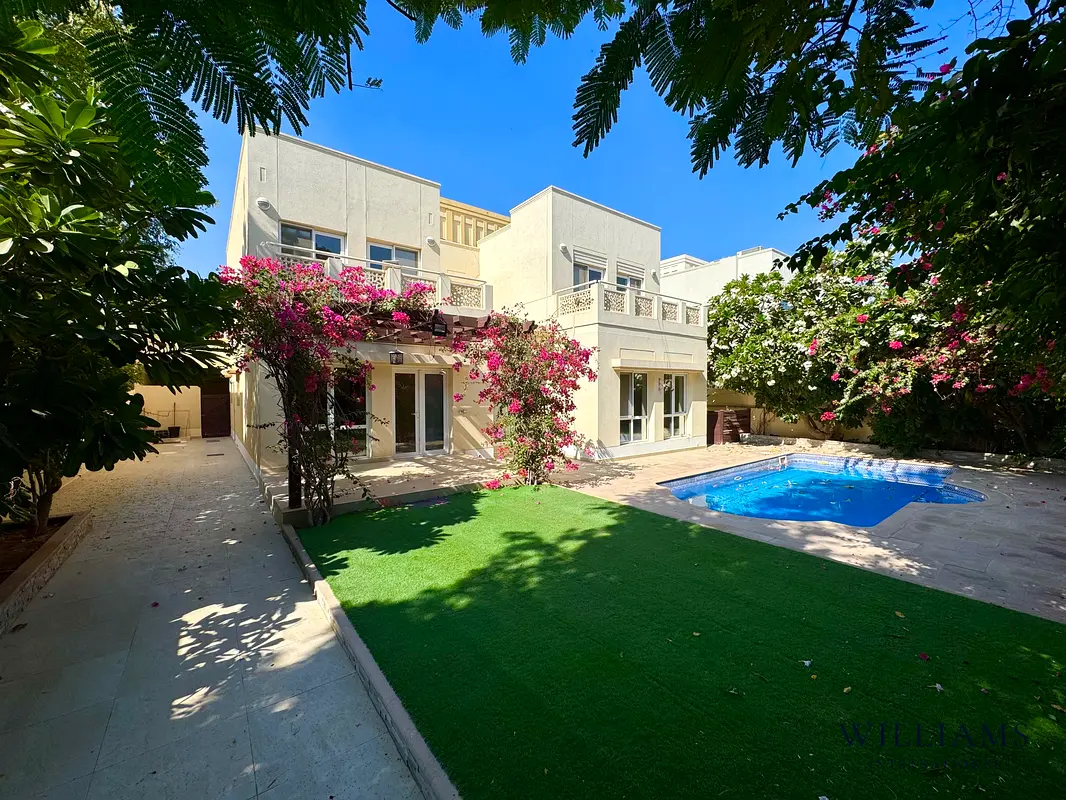 NEGOTIABLE | VACANT | PRIVATE POOL