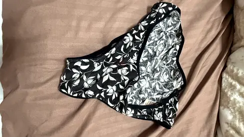Black and white floral women’s briefs - comfortable everyday panties