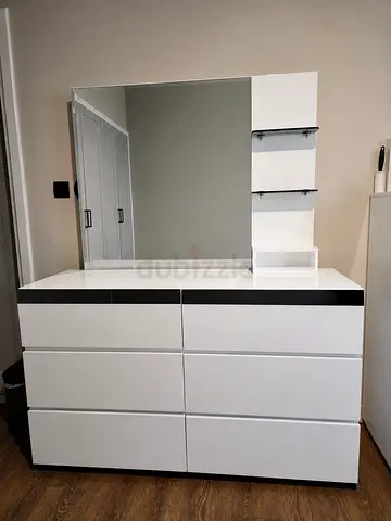 White 6-Drawer Dresser with Mirror and Shelves