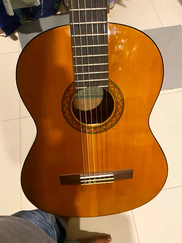 Classic Guitar - flowless Working Condition