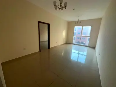 ثاني ساكن_ غرفة ماستر_خزائن بالحائط_تكيف مركزي _سهل المخرج للشارقة ودبي