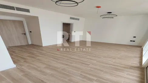 Private Garden | Corner unit | Spacious Layout
