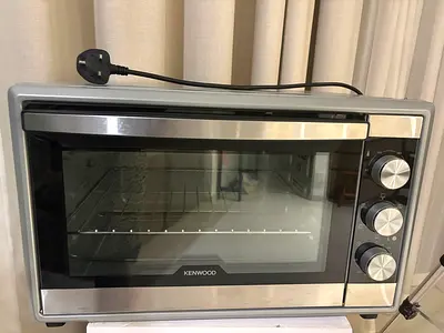 Countertop Kenwood 56L electric oven / toaster oven in good working condition