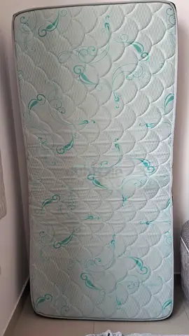 Super Comfortable Single Mattress – Excellent Condition!