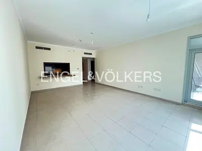 Large Layout | Vacant | Multiple Cheques