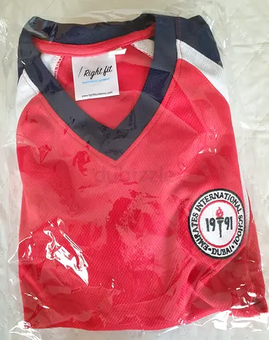 Emirates Intnl Sport Cloth, 2 weeks used only