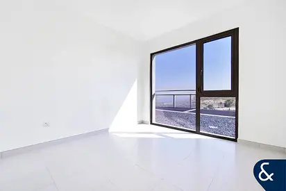 Landscaped | Corner Unit | 4 bedrooms