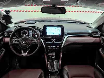 2025 Toyota URBAN CRUISER photo 9
