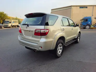 2011 Toyota FORTUNER — фото 3