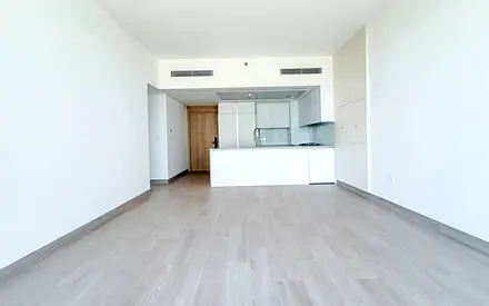 Bright & modern layout | Premium finishes | Ready to move