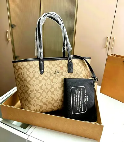 COACH BAG WITH ORIGINAL BOX