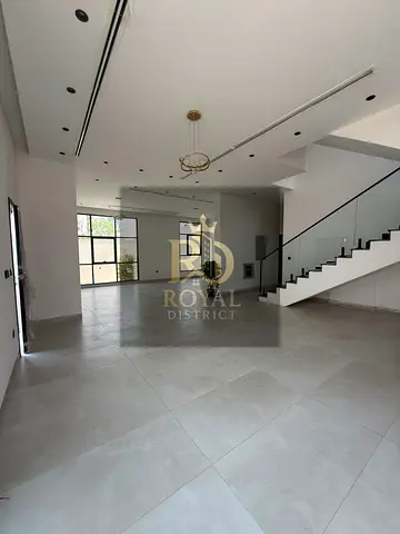 تملك فيلا فخمة | 5 غرف + غرفة خادمة + مجلس | أرضي + طابقين | تصميم عصري | تشطيب فاخر | جاهزة للانتقال | تملك حر للعرب فقط | موقع متميز