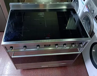 Smeg latest model induction cooker 5 burner 90 / 60 cm