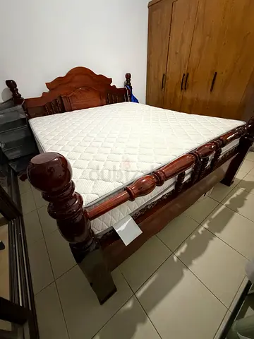 King size Bed