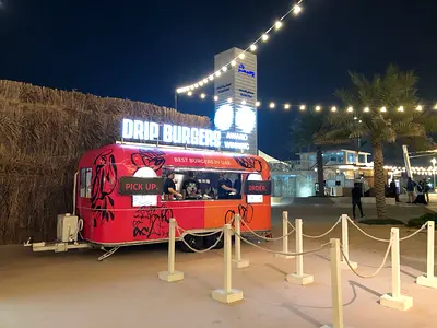 Food Truck / Fully Equipped 5M Airstream-Style