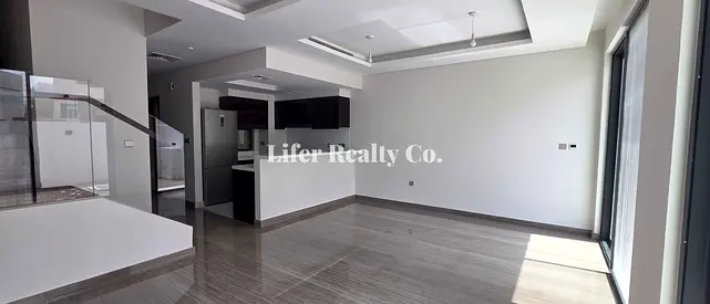4BR Townhouse | Private Courtyard | Modern Finishes | Silver Springs