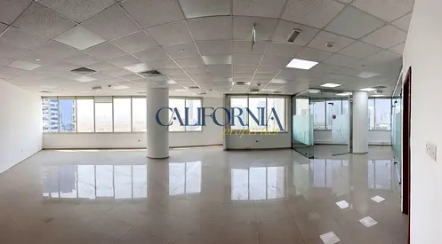 Unfurnished Golf View | Vacant | Glass Partitions
