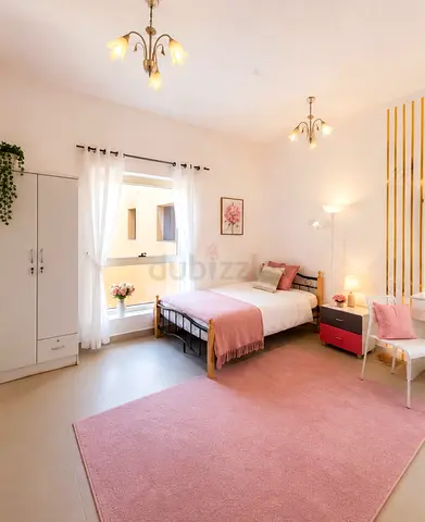 🌸 Spacious Room for Rent – Ladies Only 🌸
