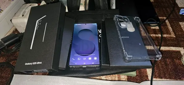 Samsung galaxy S25 ultra 12gb 512gb with box and accessories dualsim 10 covers