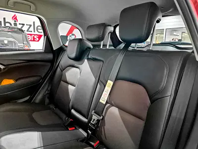 2025 Toyota URBAN CRUISER photo 11