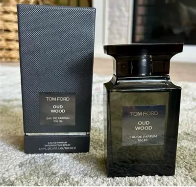 Tom ford oud wood perfume 100ml packing available