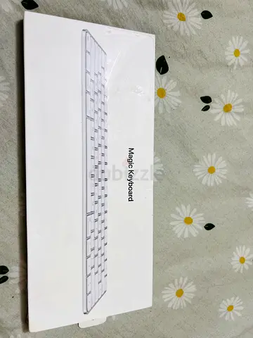Apple Magic Keyboard with box