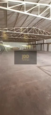 A distinctive mezzanine warehouse for business owners and investors seeking a strategic location