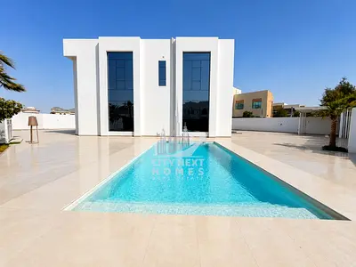 Modern| 5Br | Hall | Majlis | Maid | Garden| Pool