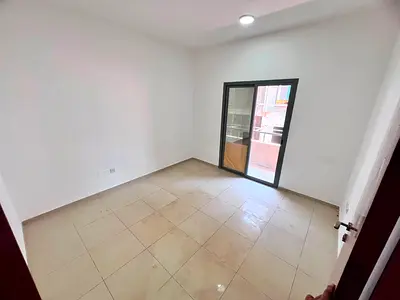 شقة ببلكونة في النعيميه 3 بجوار السفير مول_صاله منفصله_تكييف مركزي_27 الف على 6 دفعات