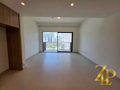 Modern 2BR | Direct Pool & Courtyard Views