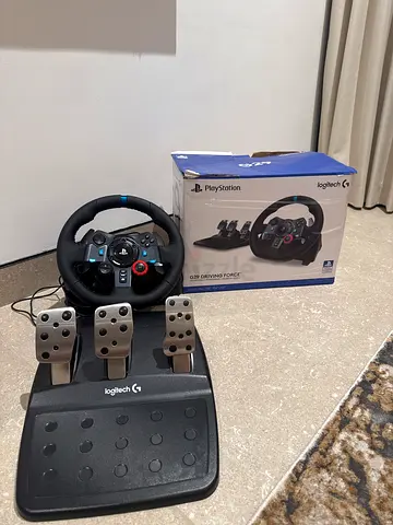 Logitech G29 Driving Force Racing Wheel + Pedals - Good Condition brand new with box
