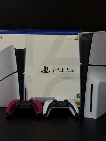 PS5 SLIM DISC 1TB with the box