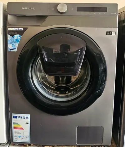 SAMSUNG WASHING MACHINE 9KG FOR SALE . With wife