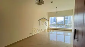 CHILLER FREE AND SPACIOUS STUDIO |CLOSE TO METRO |LAKE VIEW