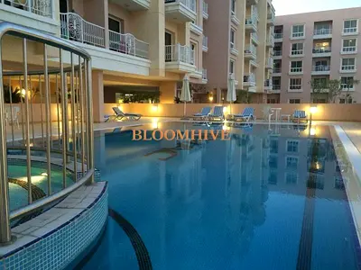BEST UNIT OF THE BUILDING OPEN VIEW STEAM SAUNA ROOF TO GARDEN